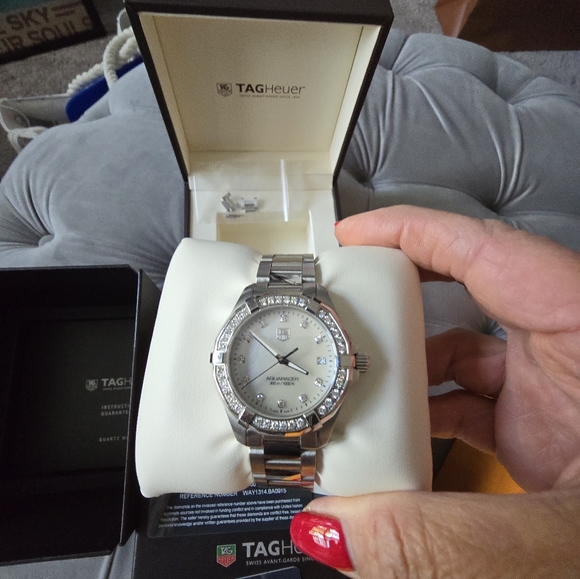 Ladies Tag Heuer watch - Picture 3 of 11